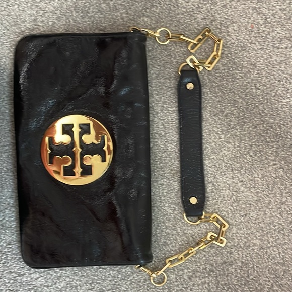 Black Logo leather clutch from Tory Burch - Picture 4 of 4
